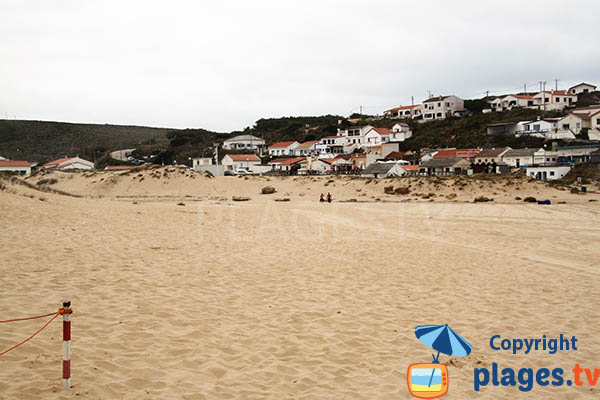 Village à côté de la plage de Monte Clerigo à Aljezur - Portugal